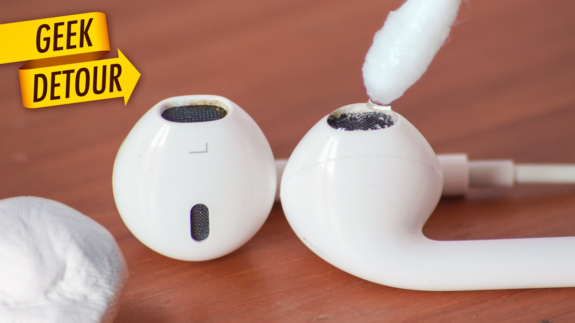 How to Clean EarPods/Apple AirPods: remove wax cleaning your earphones